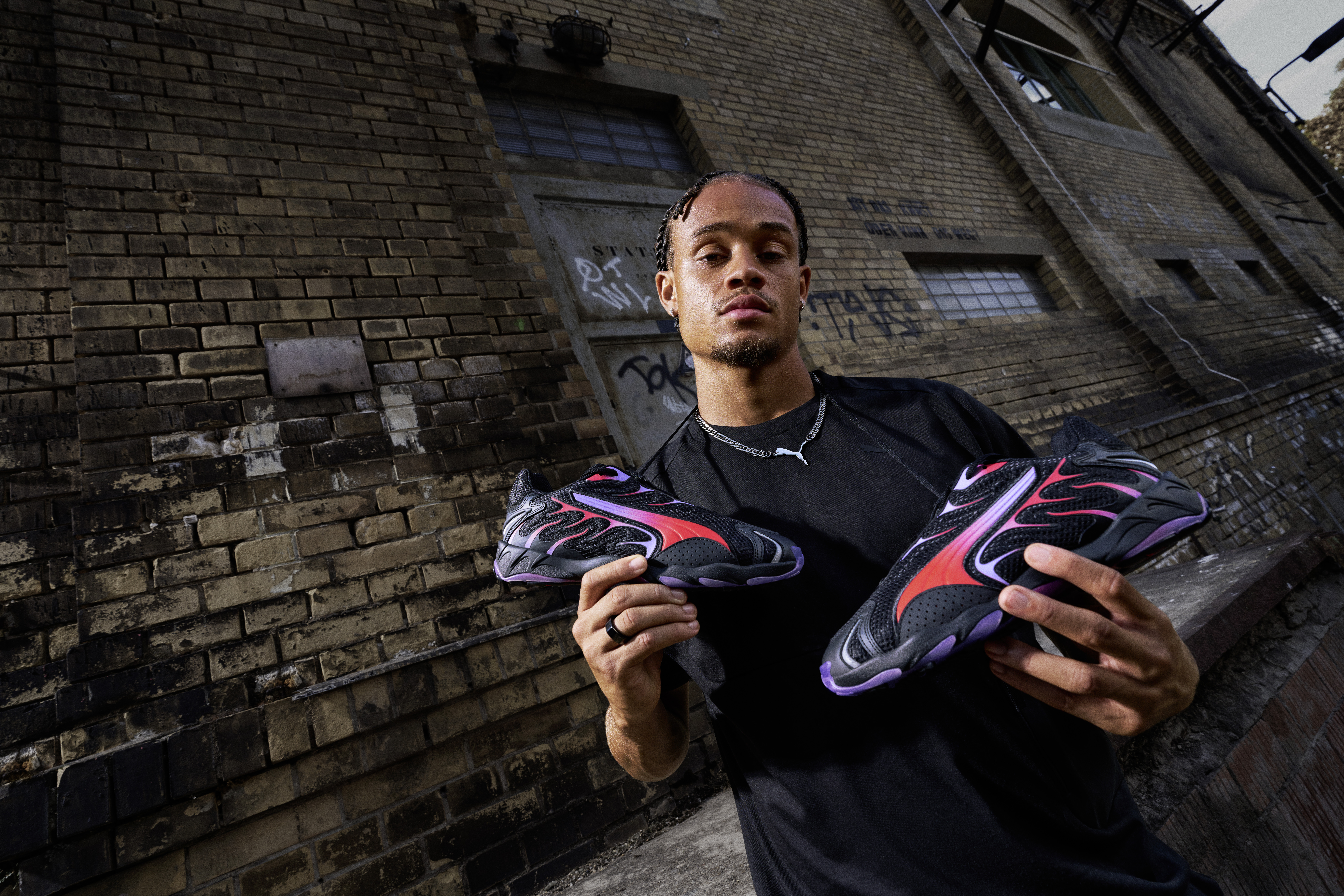 DUTCH FOOTBALL STAR XAVI SIMONS LACES UP THE ARCHIVE-INSPIRED PUMA